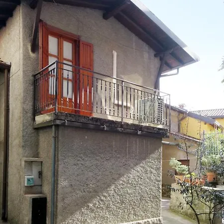 Holiday home Locazione Turistica La Casetta Di Vassena - Onn300 Oliveto Lario